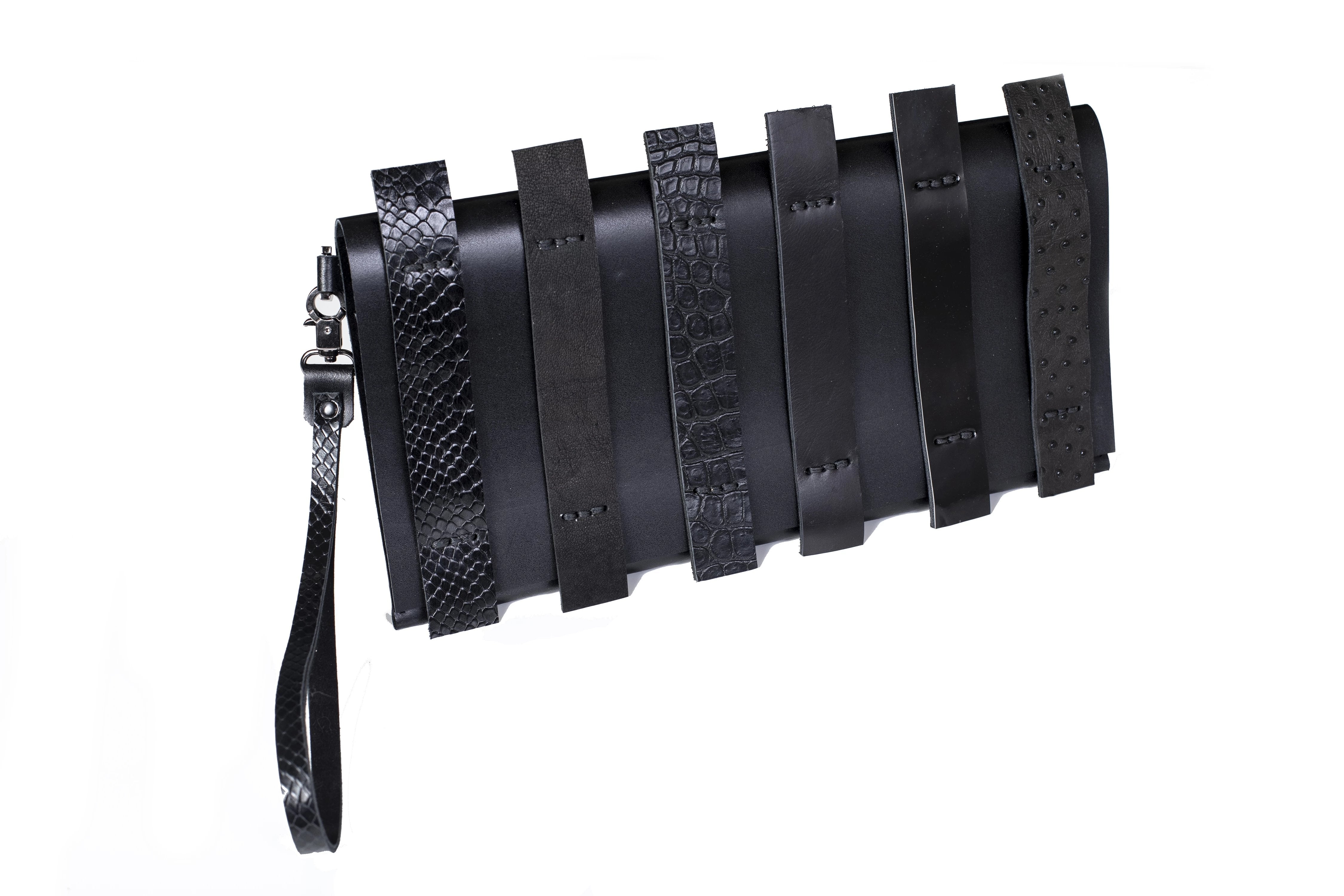 Black clutch with online strap